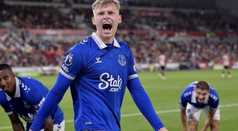 Manchester United Pursues Everton Defender Jarrad Branthwaite