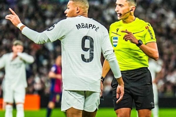 Mbappé Breaks Real Madrid Debut Season Record with Hat Trick in Clásico Thriller Mbappé Breaks Real Madrid Debut Season Record with Hat Trick in Clásico Thriller