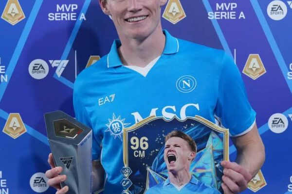 NAPOLI HERO SCOTT MCTOMINAY WINS SERIE A MVP AWARD