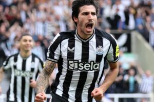 Newcastle Down 10-Man Chelsea to Close in on Champions League Spot