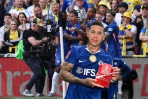 Fernandez Fires Chelsea Into FA Cup Final Amid Controversy and Redemption Debate