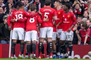 Manchester United Edge Liverpool 3-2 as Carrick’s Case Grows and Slot Faces Fresh Questions