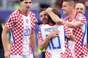 Croatia Edge Ghana 2-1 as Both Nations Reach World Cup Knockout Stage