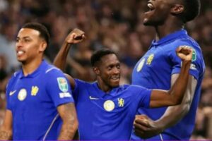 Welbeck Scores, But Fernandez’s Chelsea Absence Steals the Show