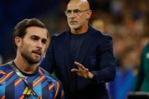 Spain’s Eric Garcia Exit Sparks ‘Better Safe Than Sorry’ Debate as De la Fuente Avoids Knee Gamble
