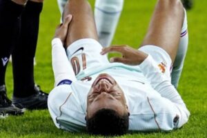 Mbappé Scores France to Victory, Then His Knee Joins the Substitution List in Zidane’s Debut