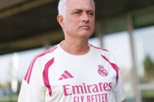 Mourinho Criticises Referee After Atlético Madrid Beat Real Madrid 2–1